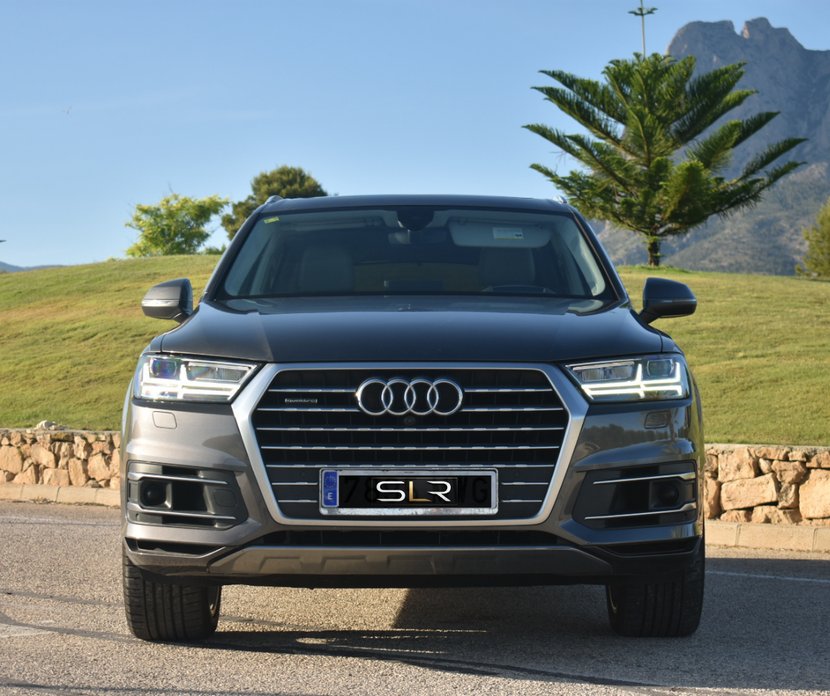 Audi Q7 quattro 3.0T 345hp 7.seater