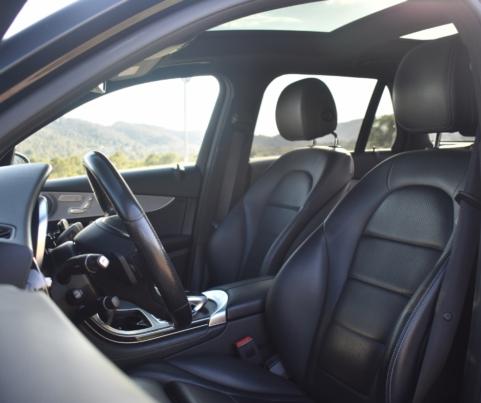 Mercedes-Benz GLC 300 (4 seats) rental in Benidorm, Costa Blanca 5